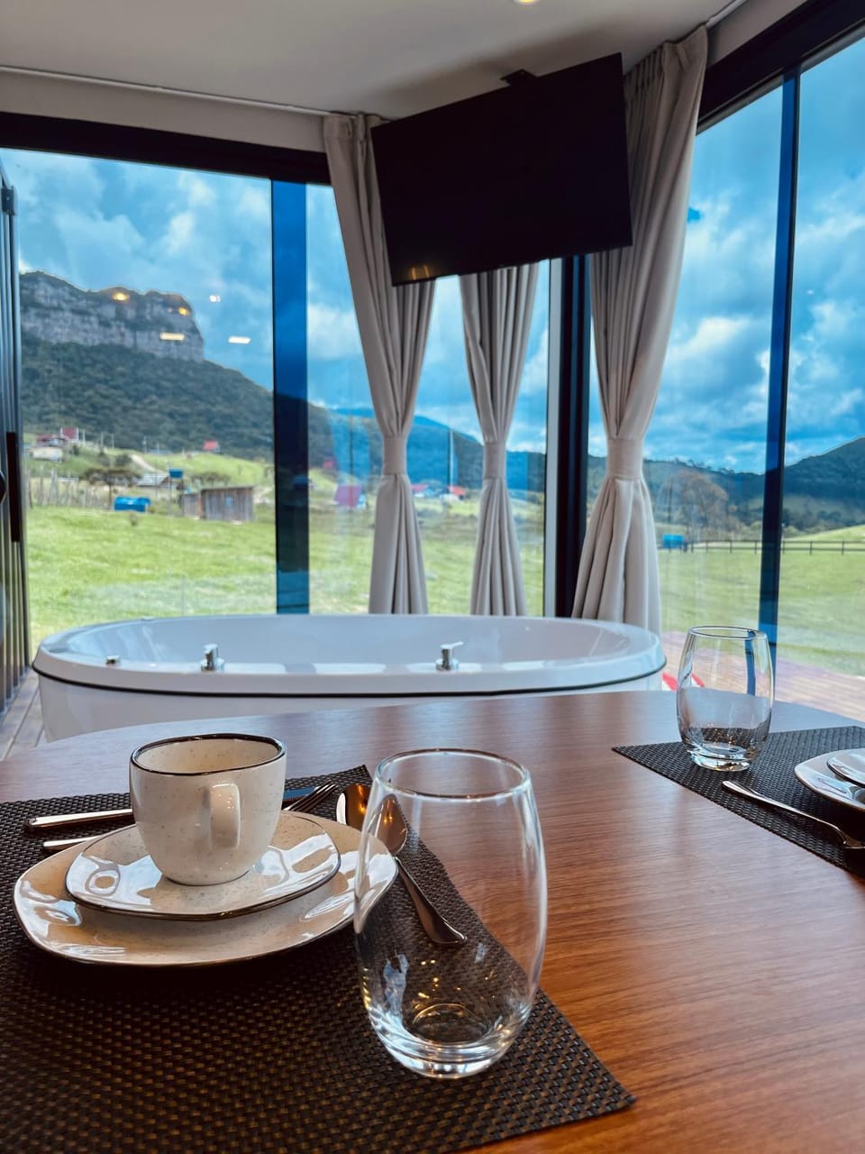Natural landscape, Dining area, Mountain view, Breakfast