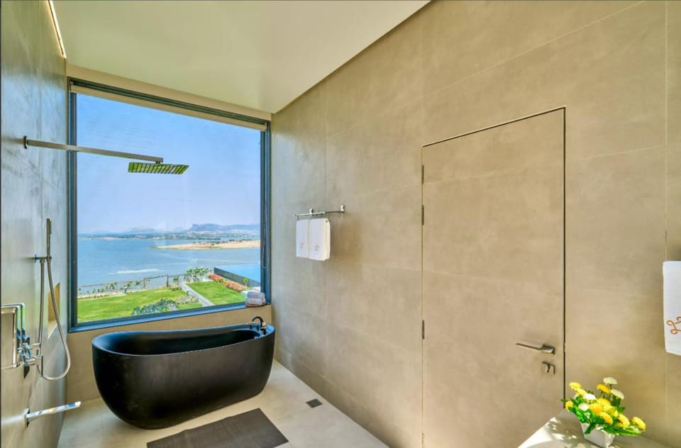 Shower, Toilet, Bathroom, Bath