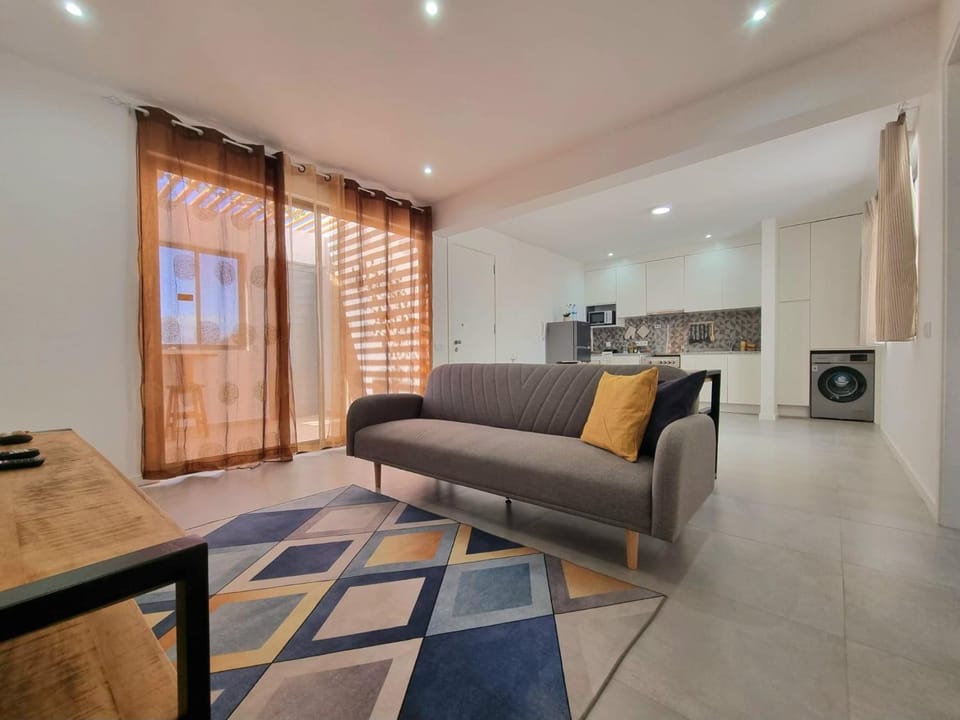 Kitchen or kitchenette, Living room, Dining area, stove, washing machine