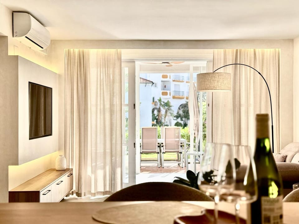 Apartment Oasis Riviera, Near Nikki Beach Apartment in Marbella