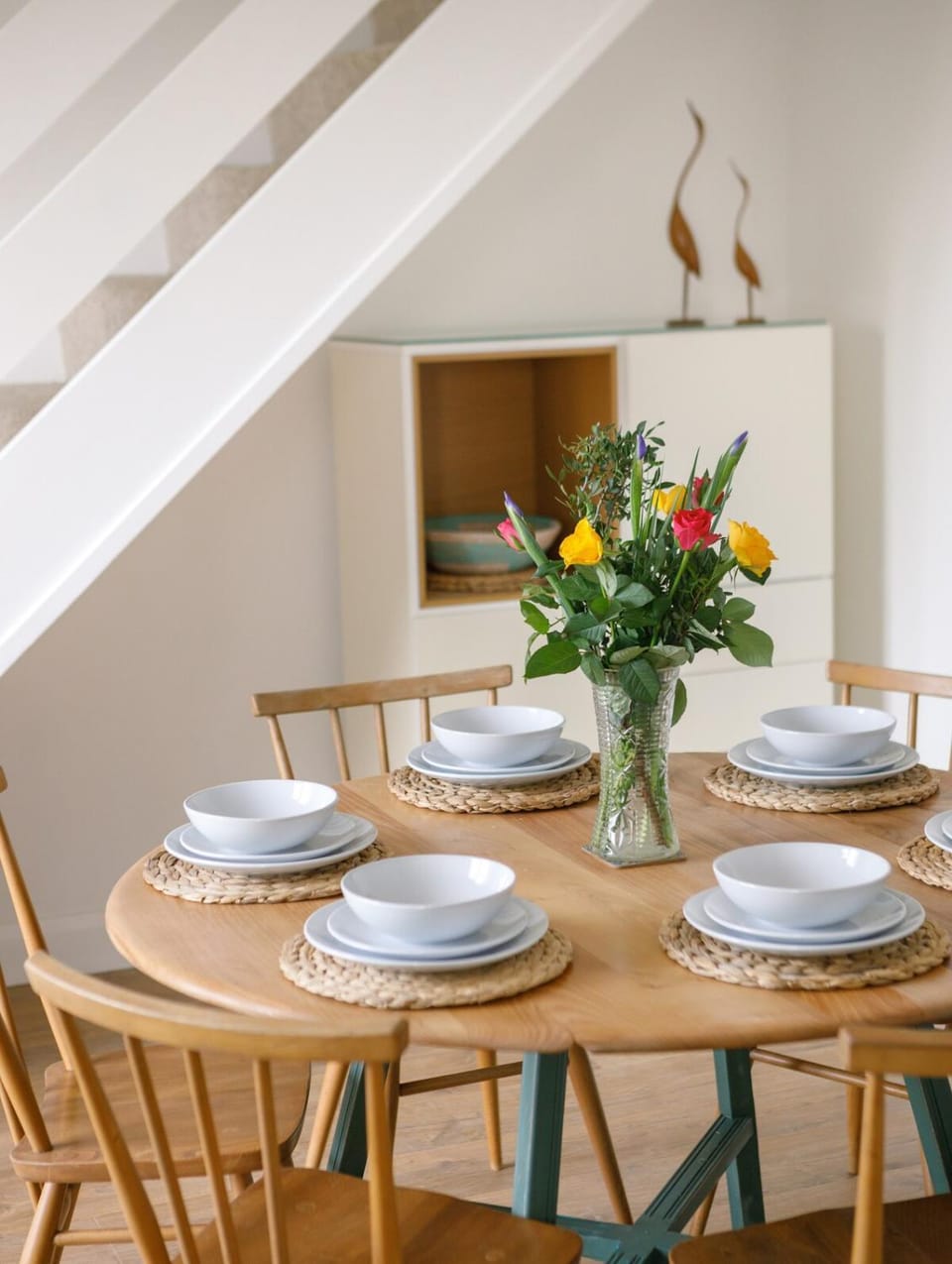 Seating area, Dining area