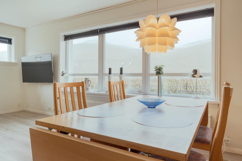 TV and multimedia, Living room, Dining area