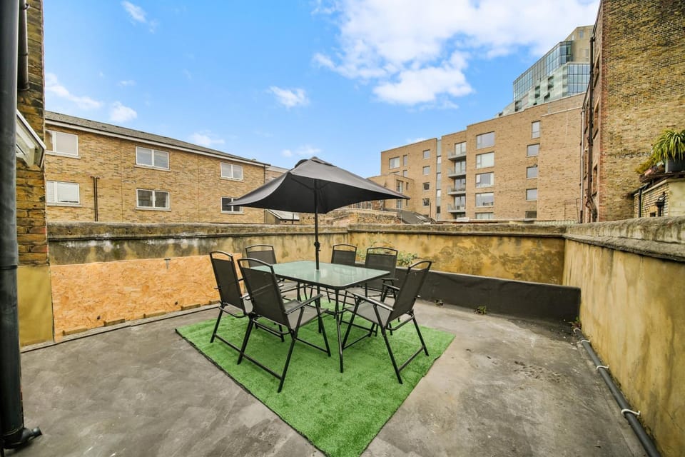 Patio, Day, Balcony/Terrace, Dining area, sunbed