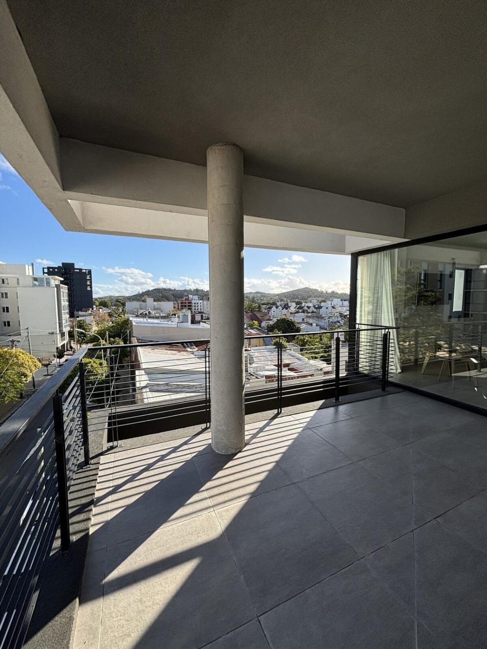 Depto céntrico de calidad con parrilla y cochera Apartment in Tandil