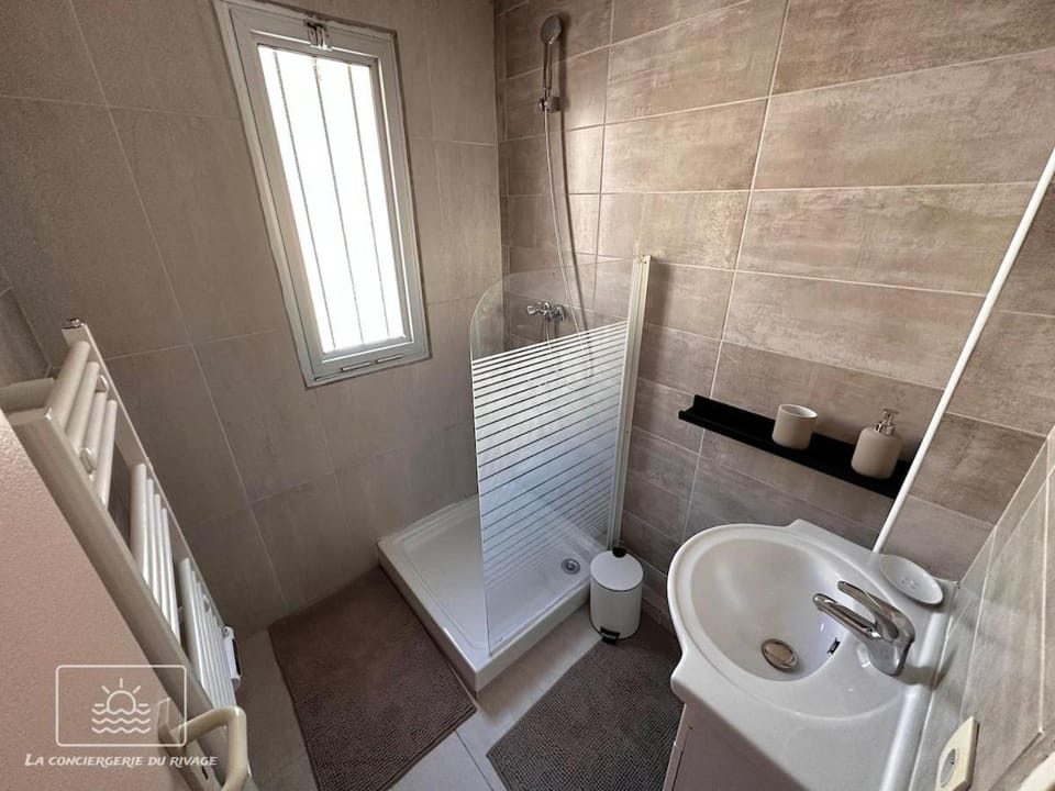 Hortensia Régence Park Swimming pool Beach 300 m away Apartment in French Riviera