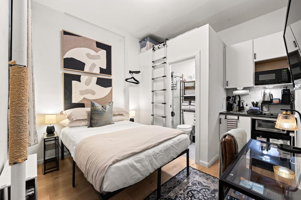 Bed, Bathroom, Bedroom