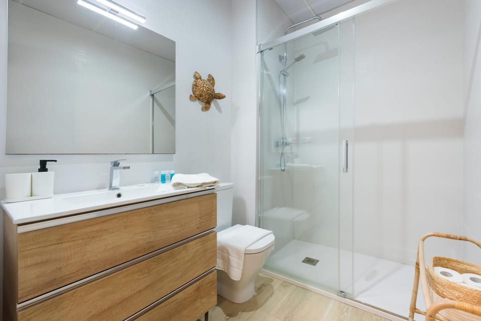 Shower, Bathroom, towels