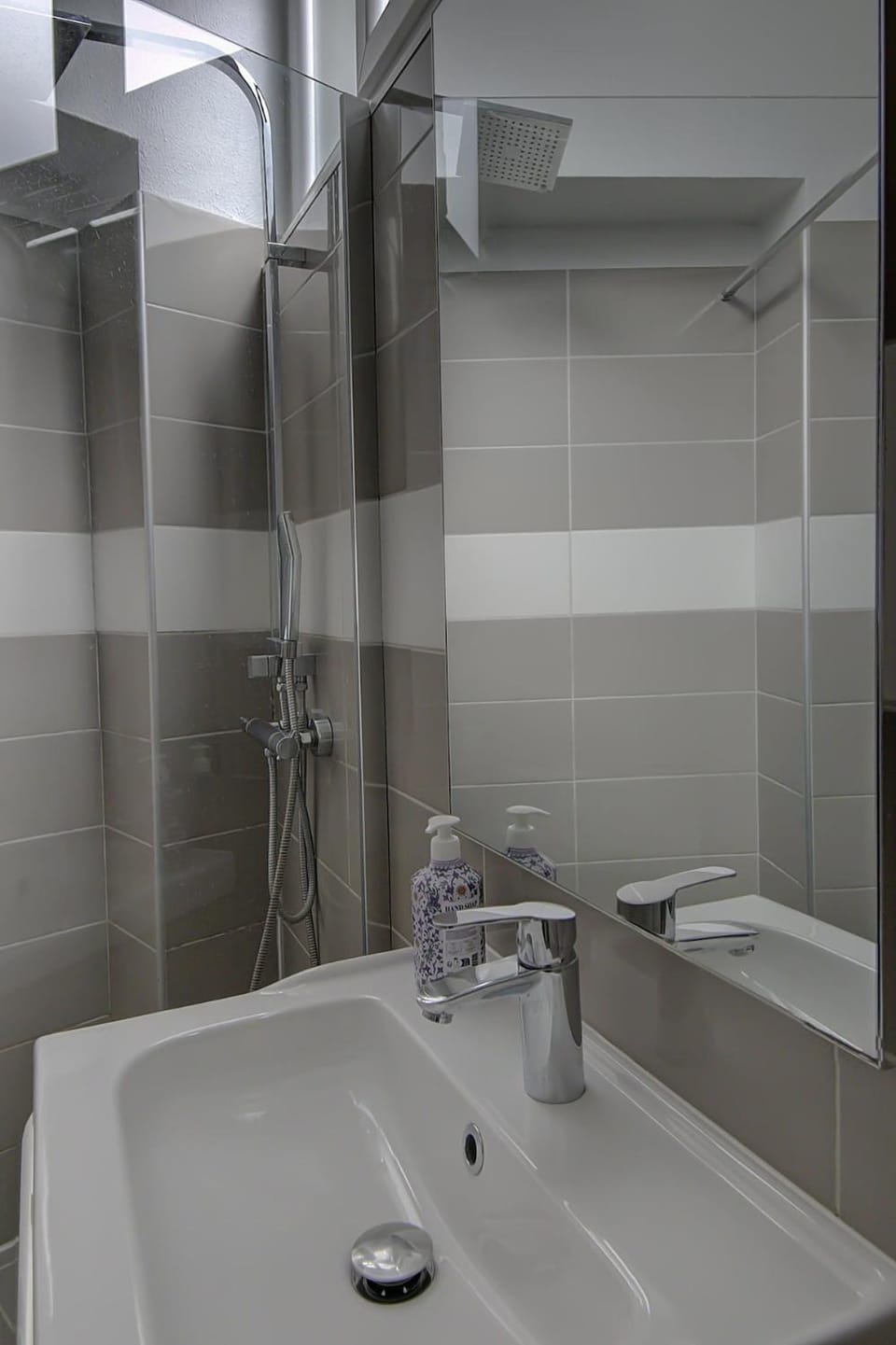 Saint Genevieve Chic Apartment in Villeurbanne