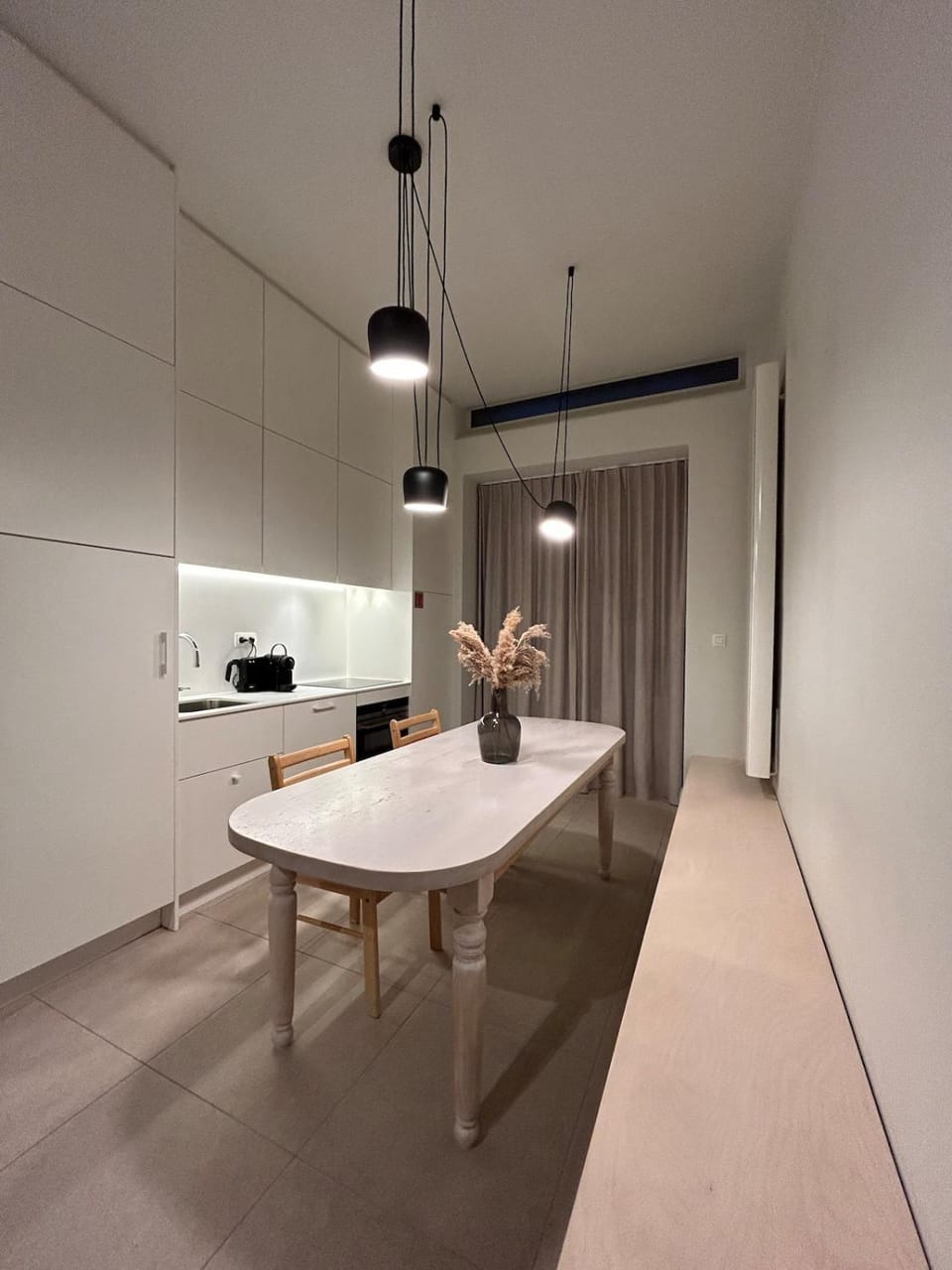 Kitchen or kitchenette, Dining area, stove