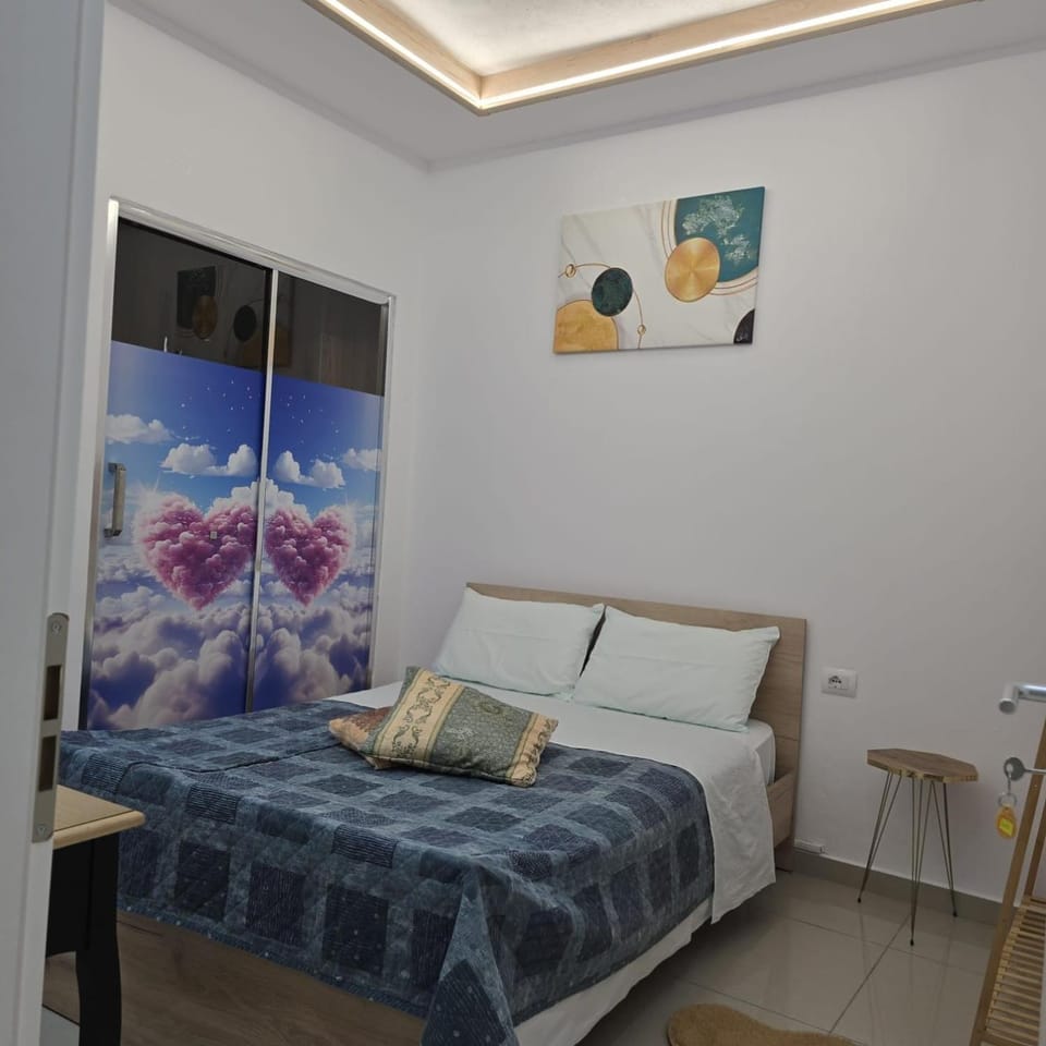 Bed, Photo of the whole room, Bedroom