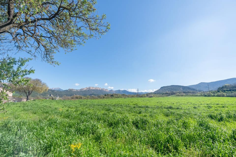 Nearby landmark, Natural landscape, Mountain view