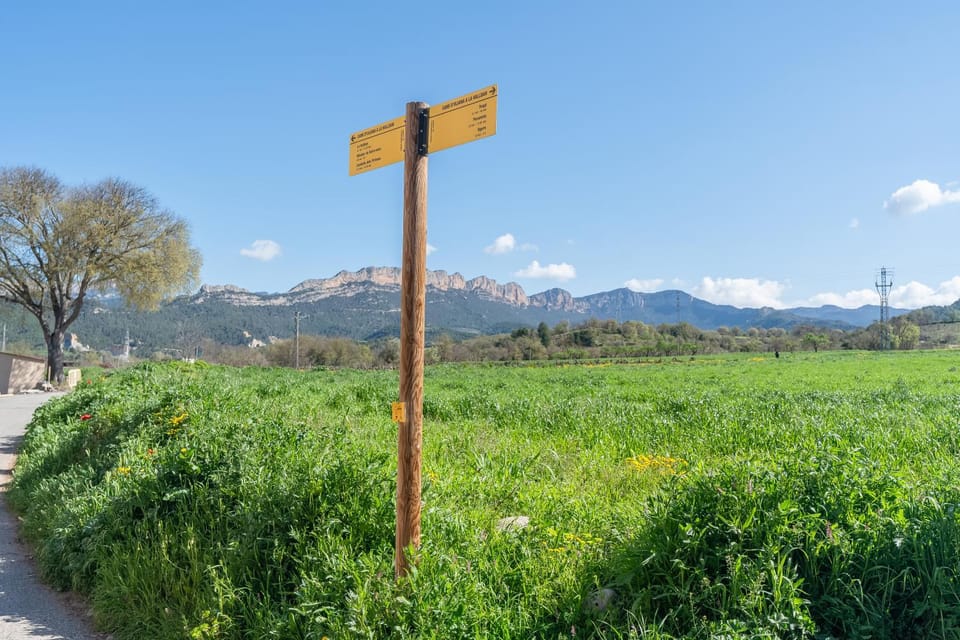 Nearby landmark, Spring, Natural landscape, Mountain view