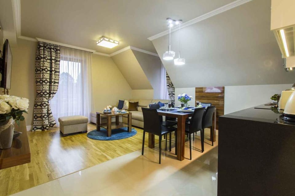 Kitchen or kitchenette, Living room, Seating area