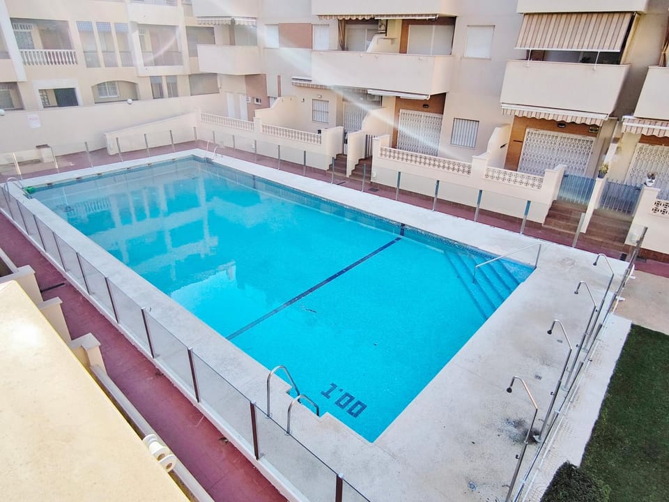 Swimming pool, Swimming pool
