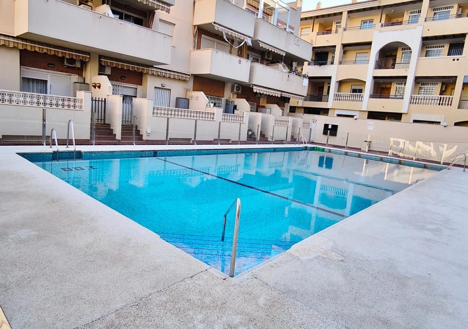 Swimming pool, Swimming pool