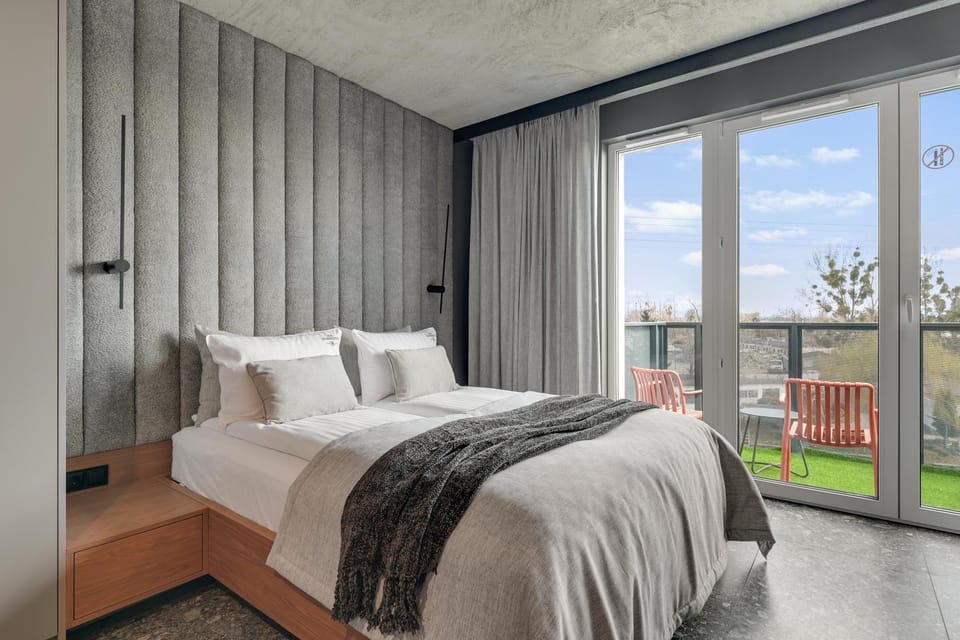 Bed, View (from property/room), Balcony/Terrace, Photo of the whole room, Bedroom