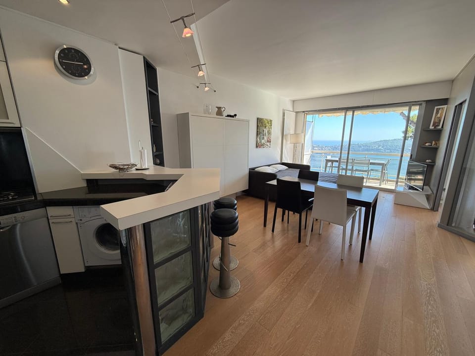 Natural landscape, Living room, Seating area, Dining area