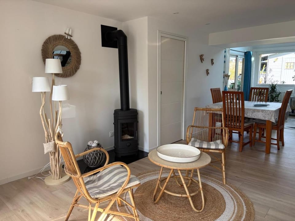 Les Alizés - longère rénové Bed and Breakfast in Étables-sur-Mer