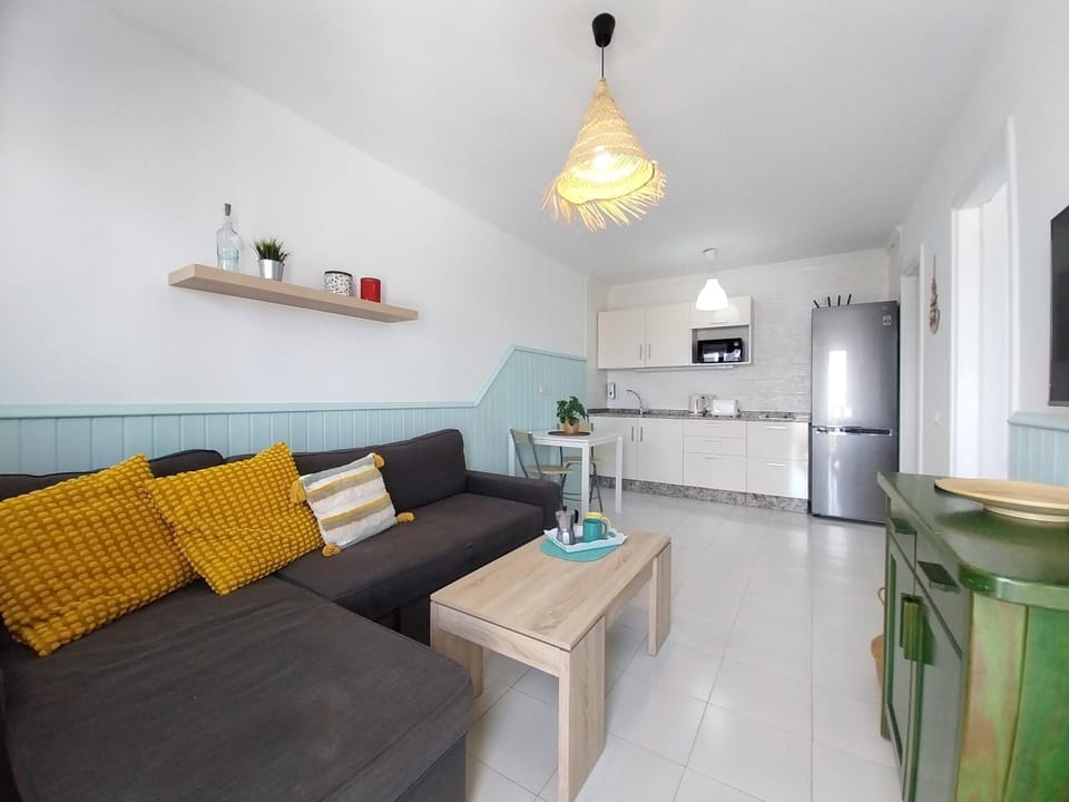 Kitchen or kitchenette, Seating area, Dining area