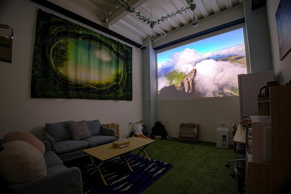 Game Room, Living room