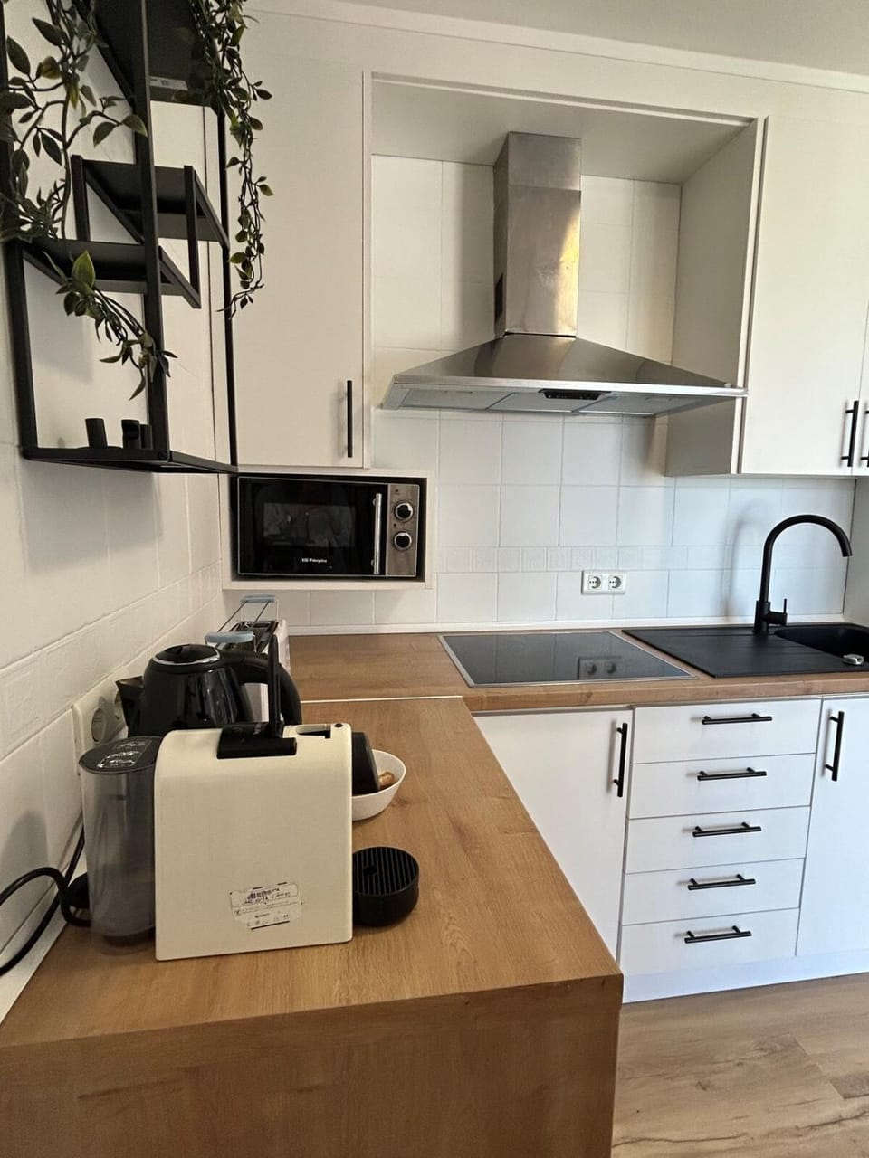 Coffee/tea facilities, Kitchen or kitchenette