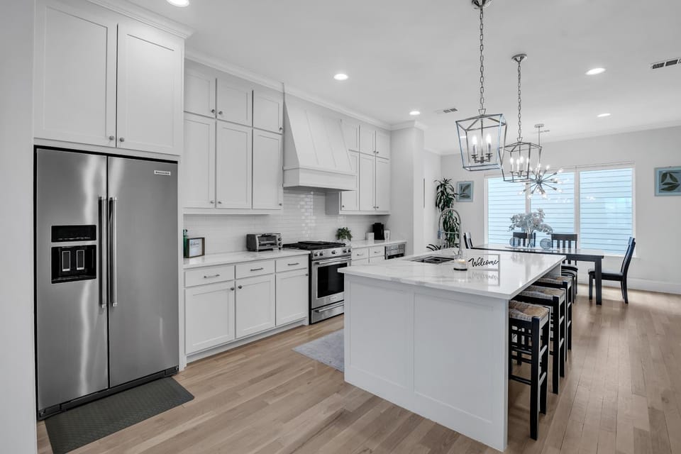 Modern 3BR in Bishop Arts - Walk to Shops & Dining Duplex Apartment in Dallas