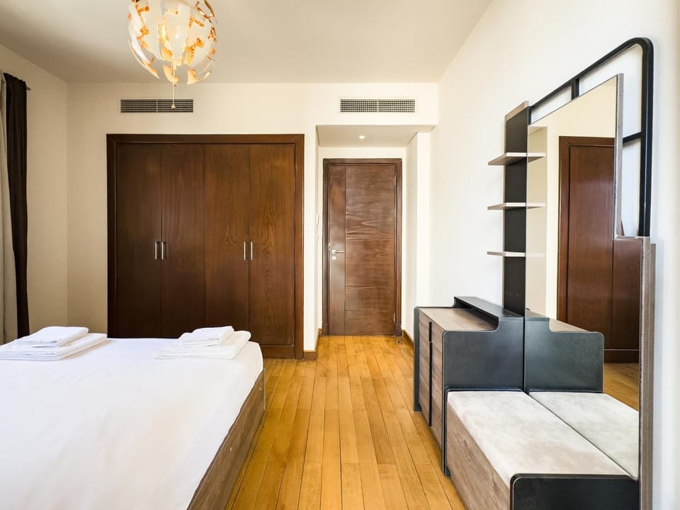Bed, Bedroom, wardrobe, air conditioner