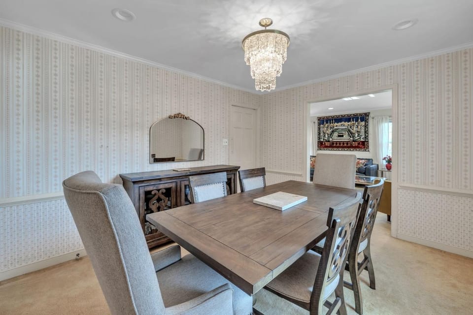 Upscale Escape - Game Room & Spa-Like Baths home House in Richmond