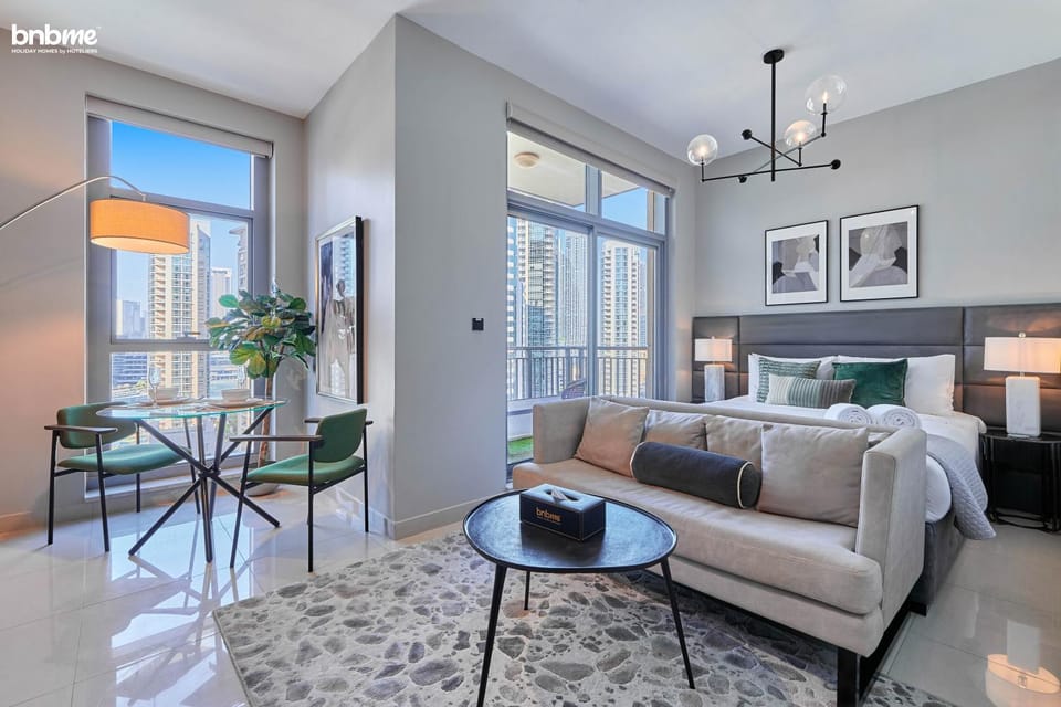 Bed, Photo of the whole room, Seating area, Dining area, Bedroom, City view