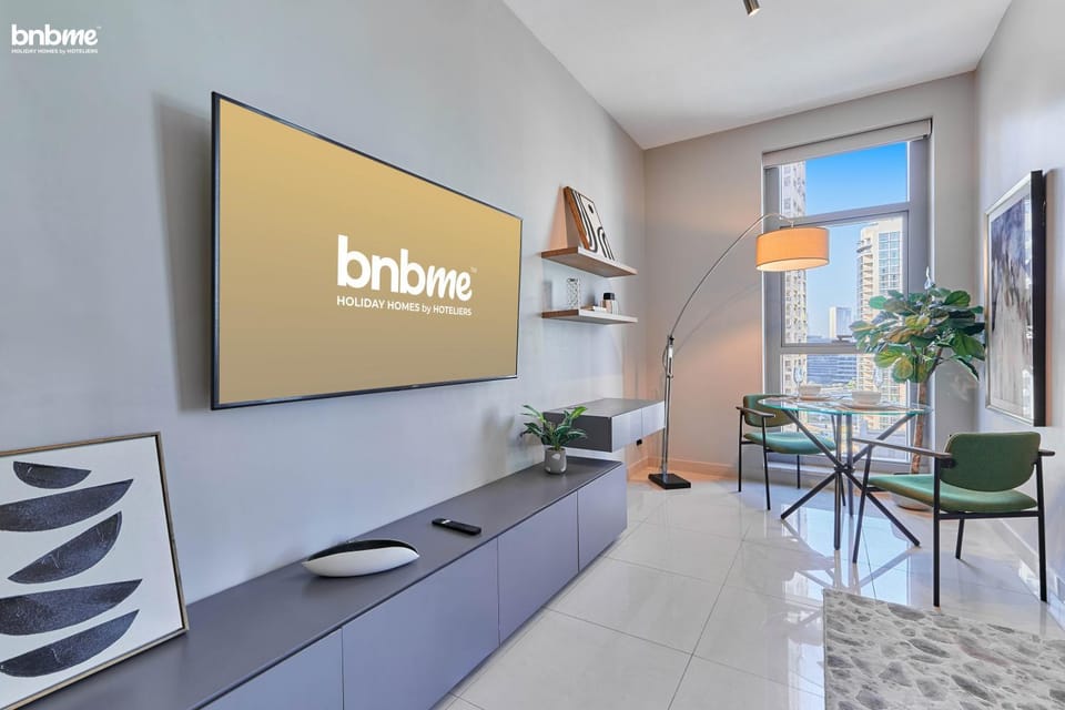 TV and multimedia, Seating area, Dining area
