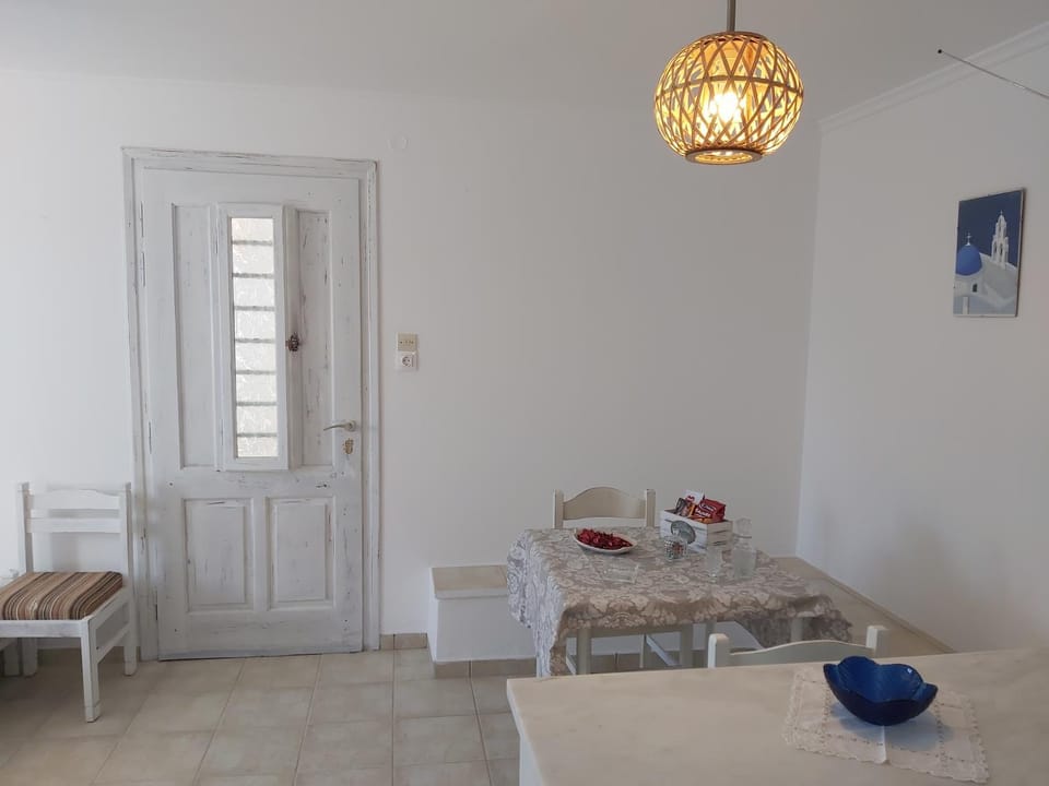 Dandelion Paros Apartments I-II Apartment in Paros, Greece