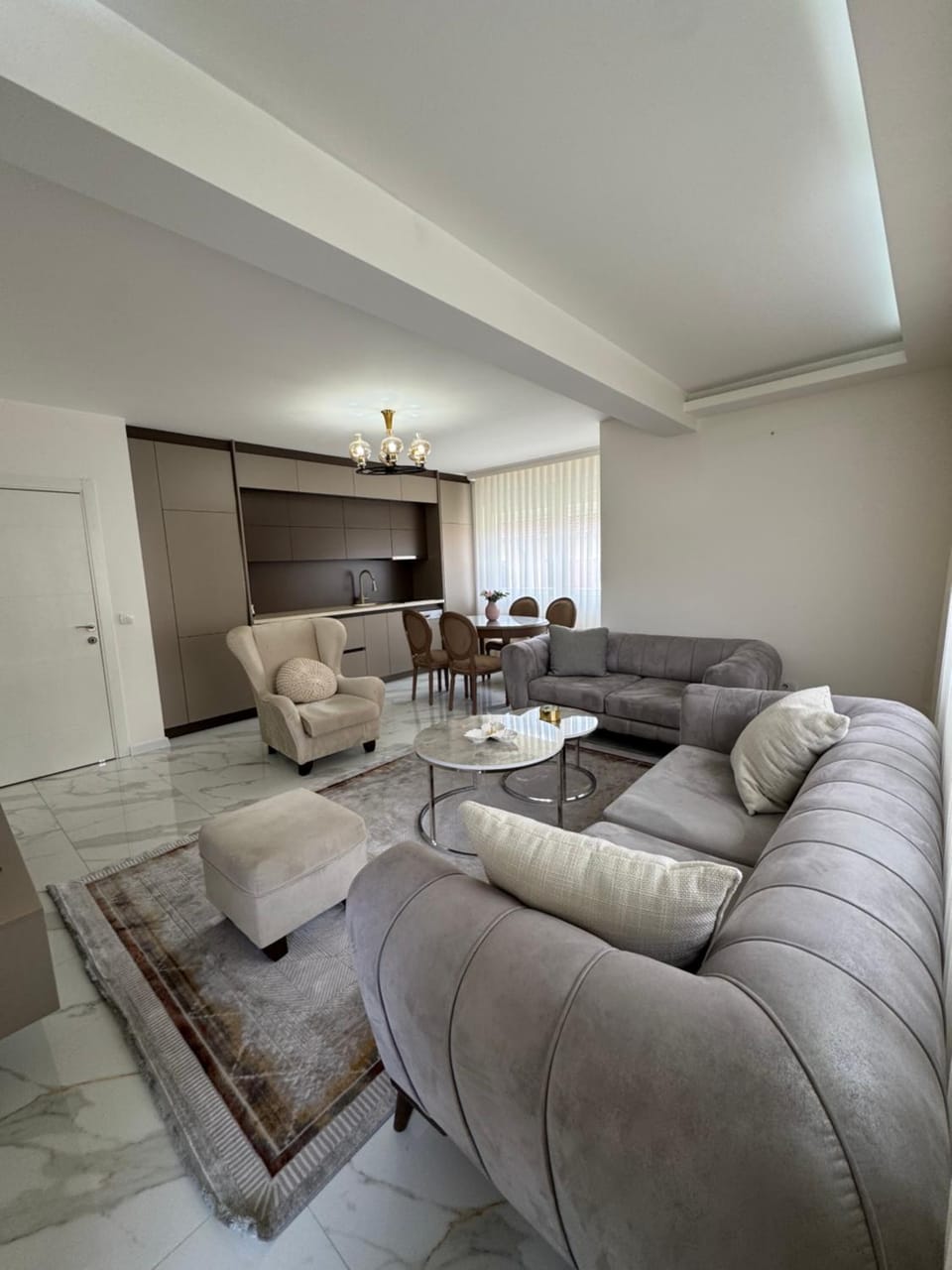 Living room, Seating area, Dining area, kitchen, kitchen