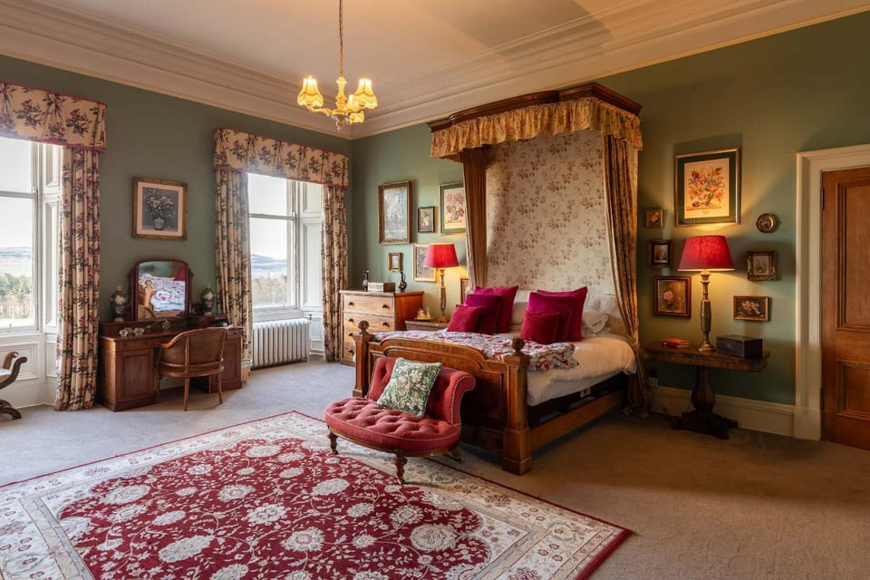 Errol Park - Grand Stately Home & Views House in Scotland