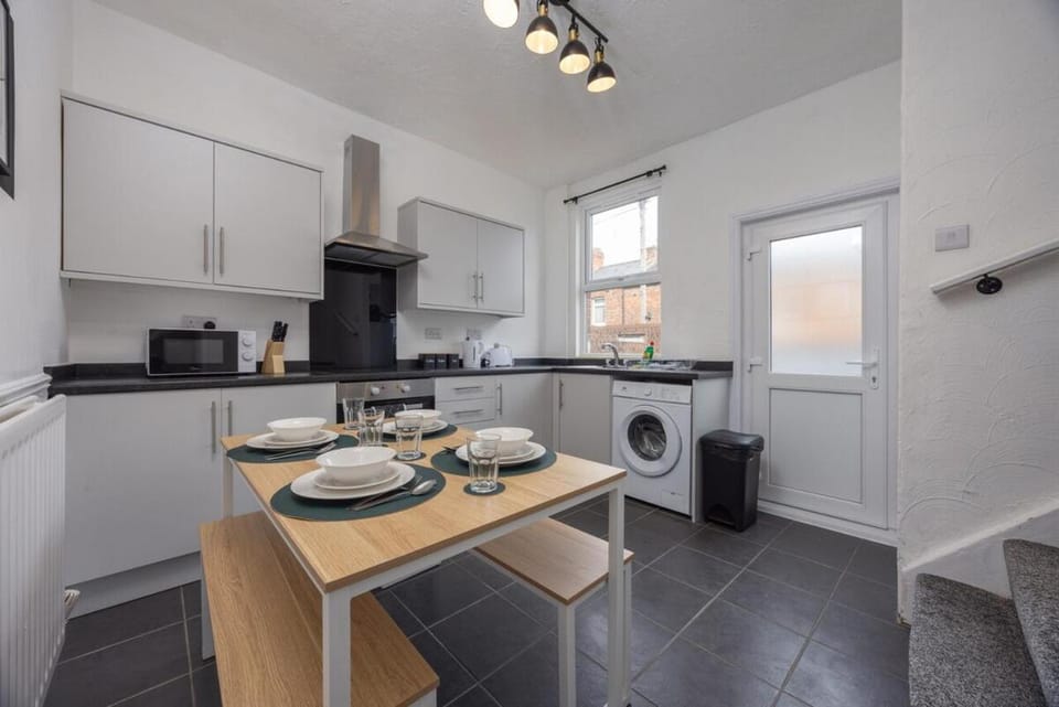 Cosy 2BR Home in Darlington Near Hospital House in Darlington