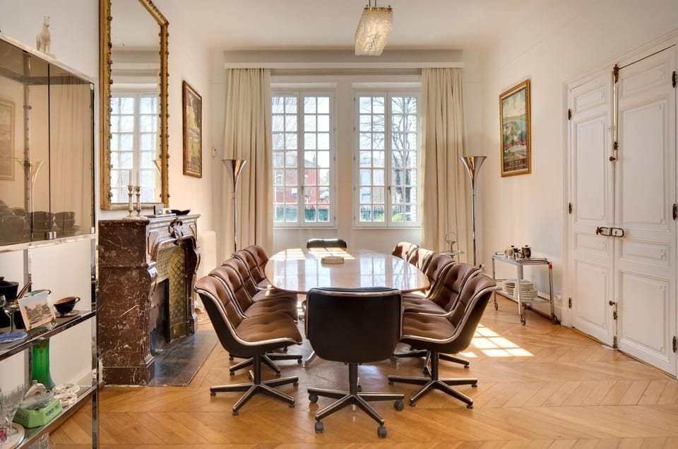 Seating area, Dining area