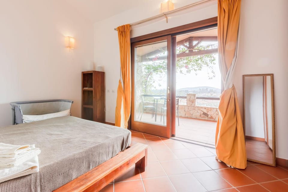 Bed, Balcony/Terrace, Bedroom, towels