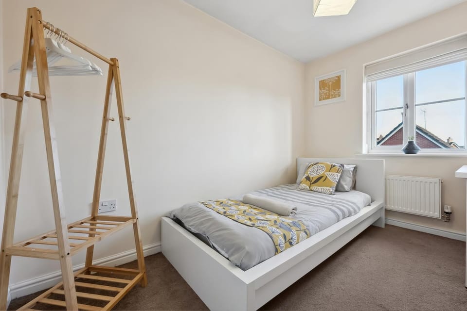 Coventry Accommodation LTD 5 Bedroom House Villa in Coventry