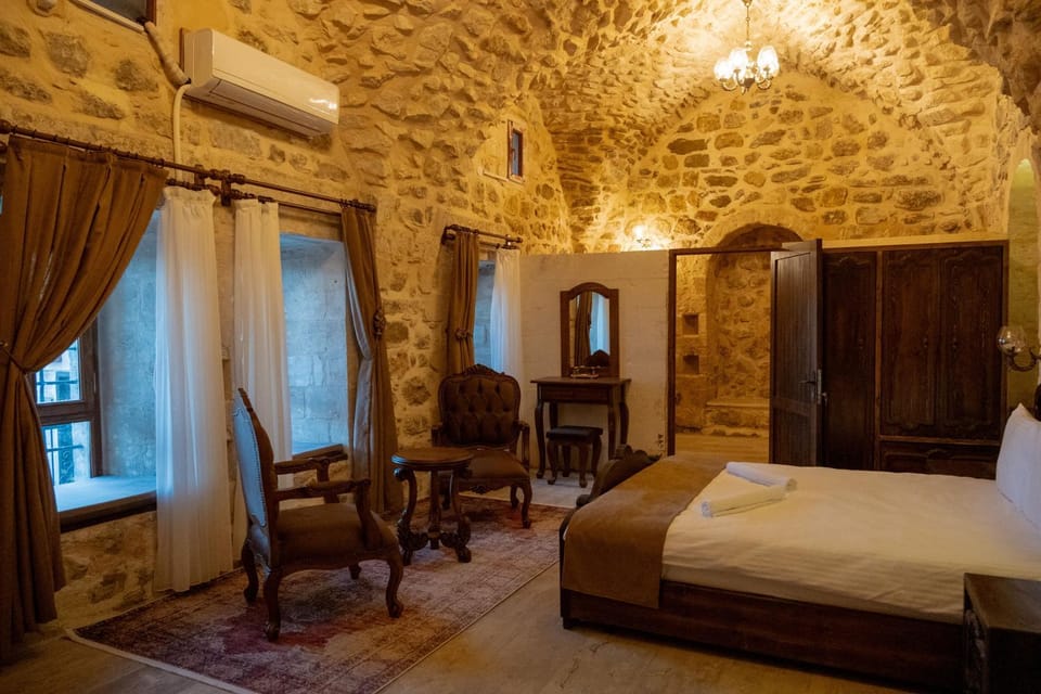 Bed, Photo of the whole room, air conditioner