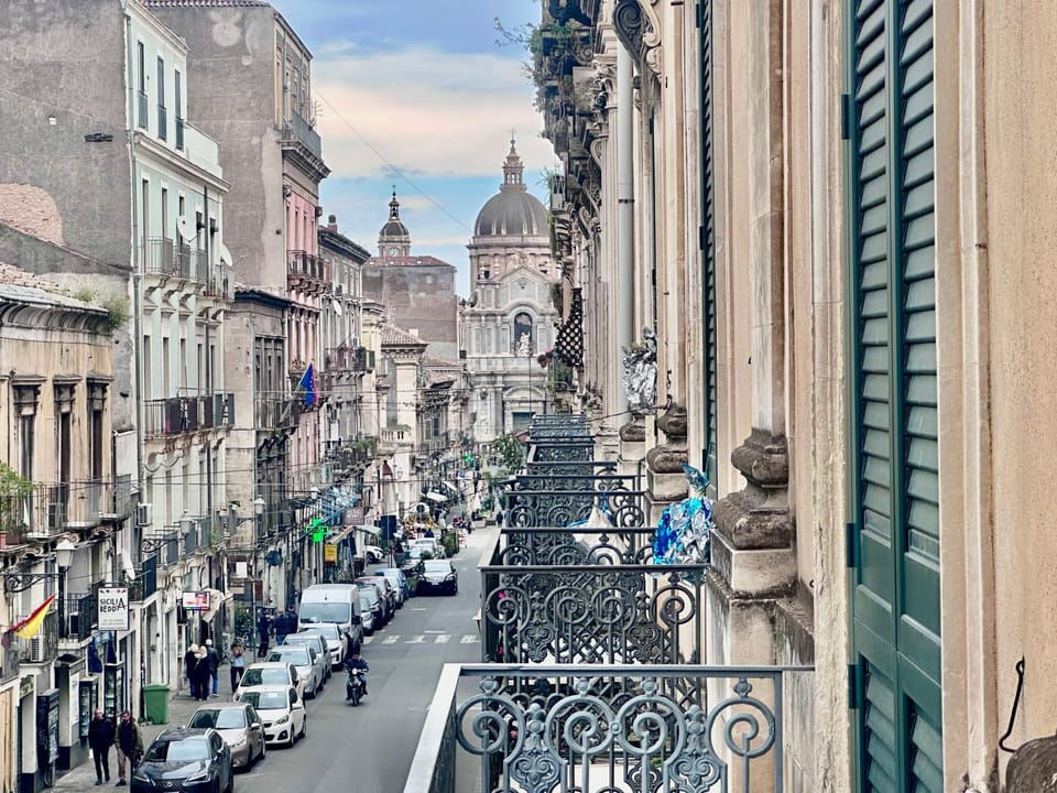 Nearby landmark, City view, Street view, Parking