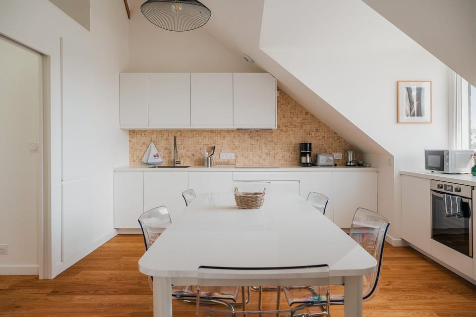 Property building, Kitchen or kitchenette, Living room