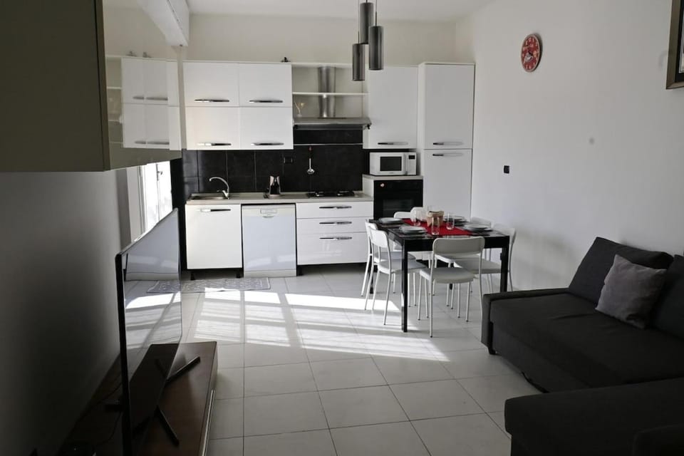 Kitchen or kitchenette, Living room, Dining area, dishwasher, oven, stove
