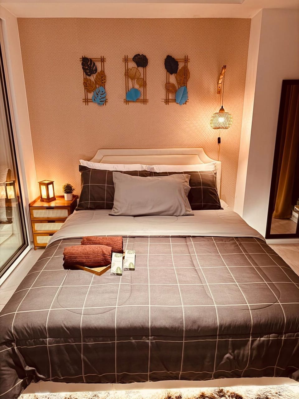 Azure Urban Resort-The Rustic Escape Apartment in Paranaque