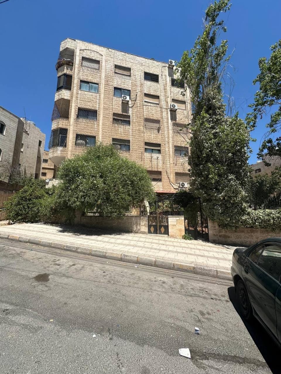 Property building, Neighbourhood, Street view, Location