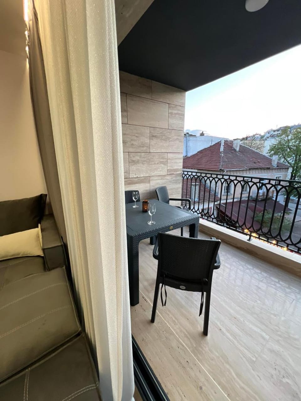 View (from property/room), Balcony/Terrace, Living room