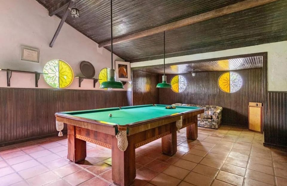 Billiard, Game Room