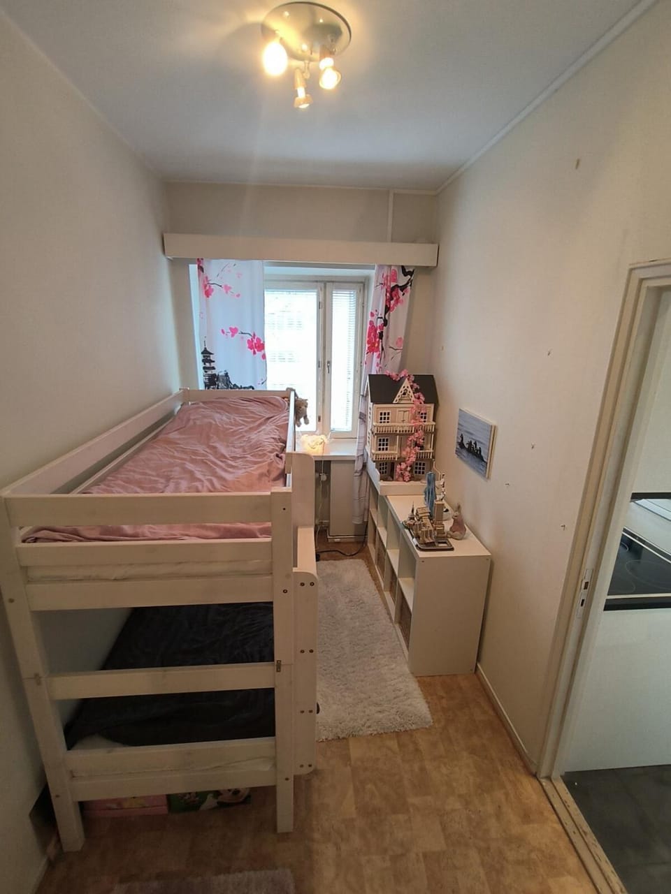 Bedroom, bunk bed