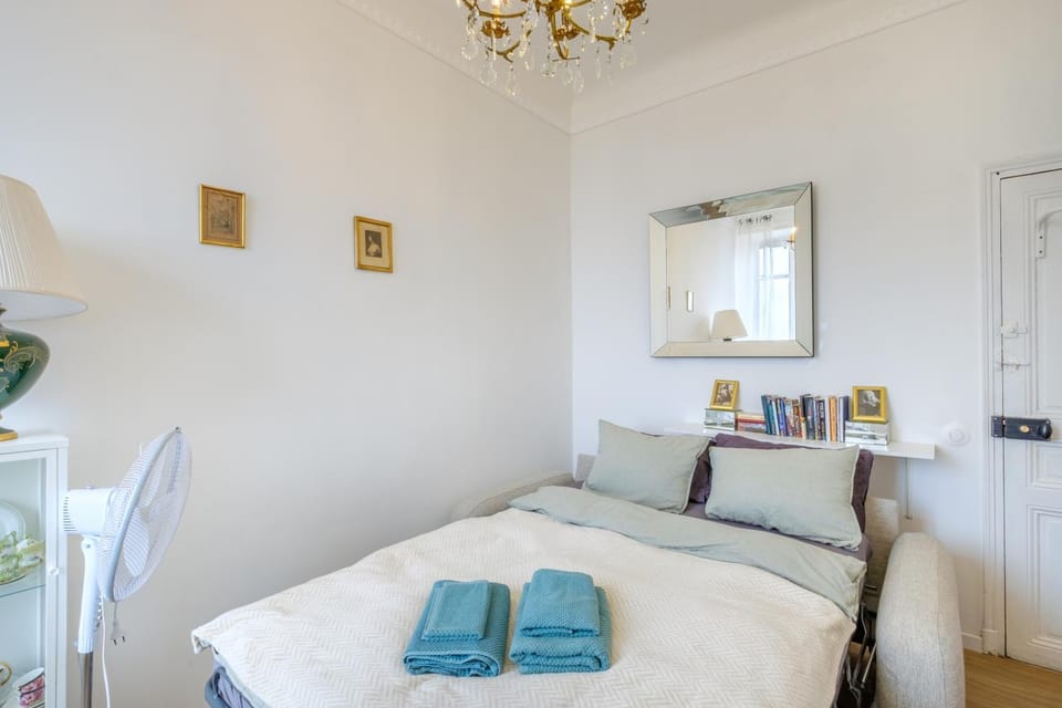 Living room, Bedroom