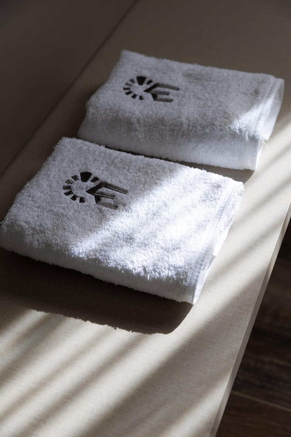Bedroom, towels