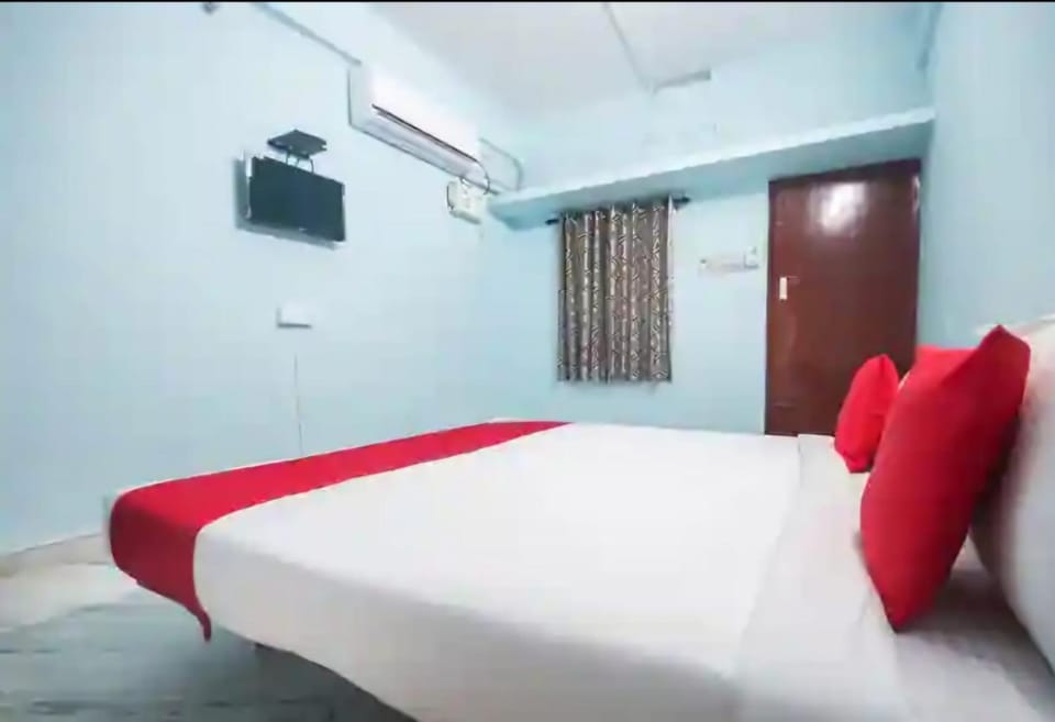 Bed, TV and multimedia, Bedroom, air conditioner