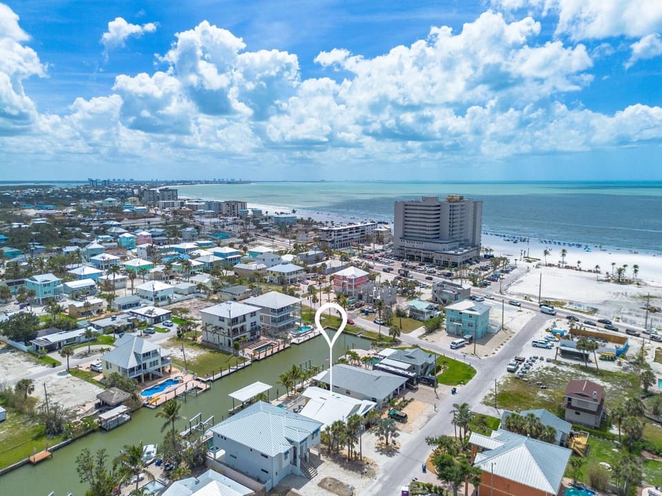 218 Oasis on Ohio- Stunning Pool Home with Dock Access! home House in Estero Island